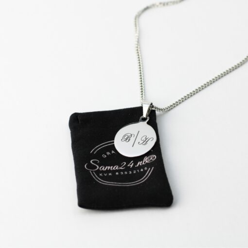 Bedel rond Initialen graveren zilverkleurig met ketting