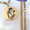 Bedel met foto graveren goudkleurig met ketting