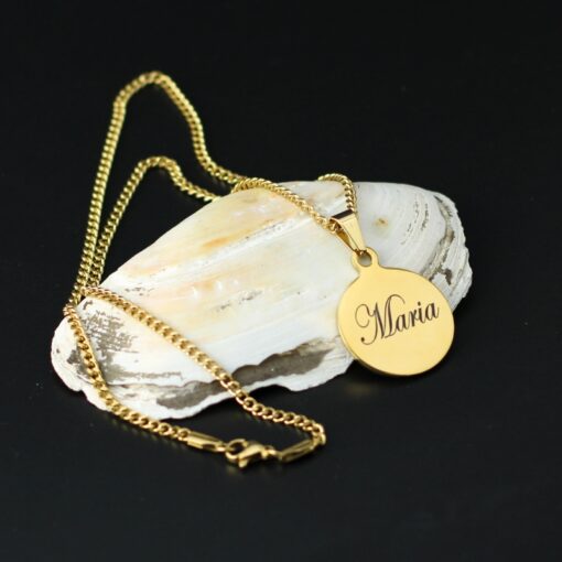 Bedel met naam gravure goudkleurig met ketting