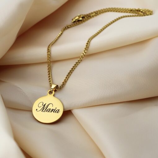 Bedel met naam gravure goudkleurig met ketting