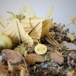 Bedel 2 Initialen graveren goudkleurig met ketting